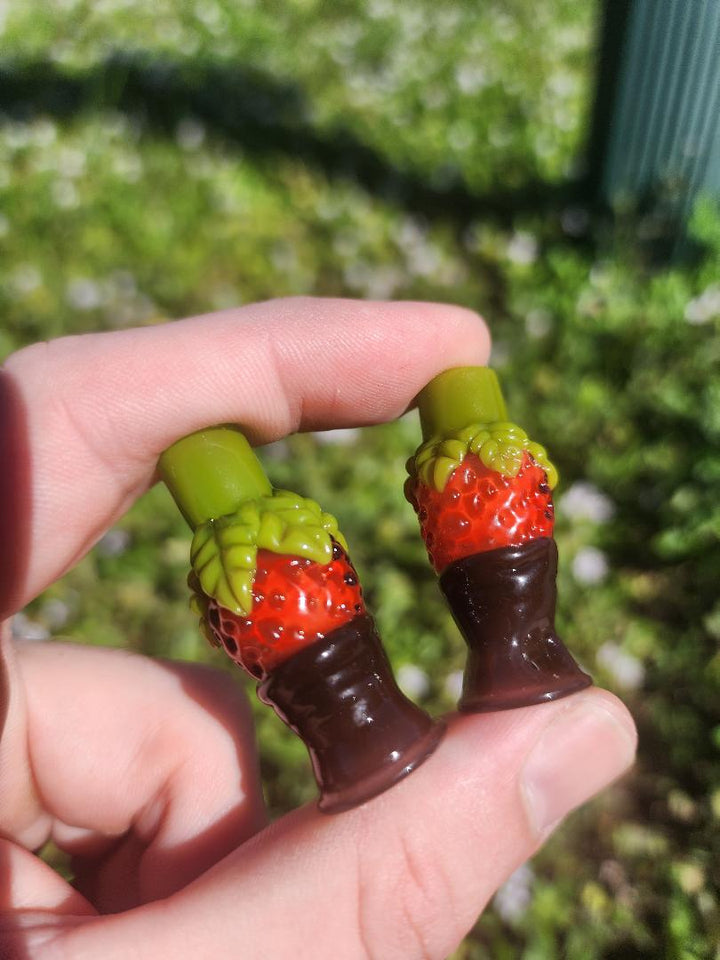 Strawberry Glass Dry Pivot Top